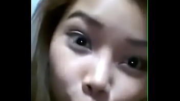 Cewek Seksi Bergoyang Menggoda