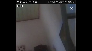 Pasangan Mesra Bercanda Di Kamar