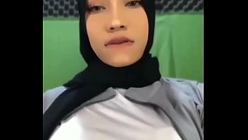 Menggoda Dengan Ayu Salim