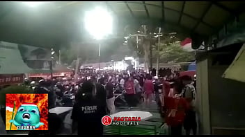 Mengintip Sensasi Panas Suporter Di Desa Penari