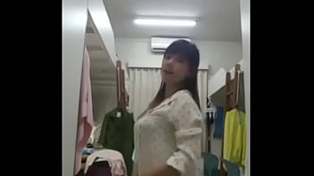 Mantan Kekasih Tionghoa Indonesia Menari Telanjang Menggoda