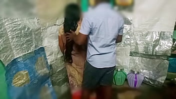 Desi Mahasiswi Dan Bibi Beraksi Dengan Ganas