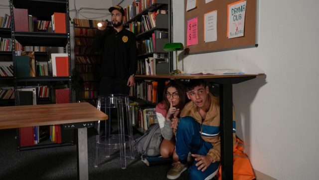 Beruntungnya Di Perpustakaan Dengan Gadis Seksi