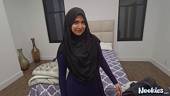 Maribel Menggoda Dengan Hijab Di Ranjang (pov)