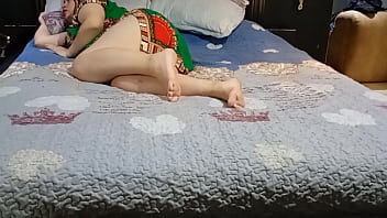 Anak Tiri India Memuaskan Nafsu Ibu Tirinya