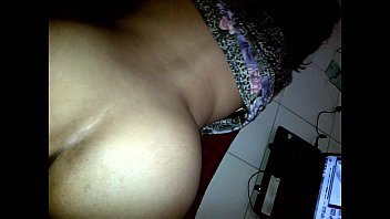 Mami Indonesia Pantat Besar Dan Memek Basah Ditembak Dari Belakang Dengan Kontol Besar