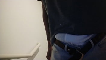 Menemui Istri Orang Di Tangga Apartemen