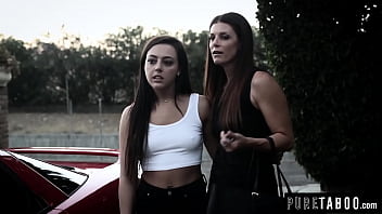 India Summer Nikmati Malam Panas Bertiga Dengan Adik Tiri
