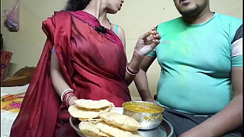 Meriahkan Holi Pertama Kali Dengan Istri Tetangga Yang Menggoda