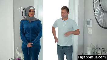 Gadis Muslimah Perawan Digauli Tetangga