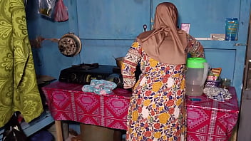 Mertua Menggoda Di Balik Kompor