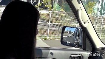 Mengemis Tumpangan Dengan Dada Rata Dompet Kosong