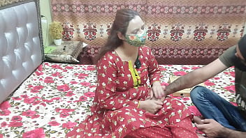 Kurir Pizza Dihardiki Bhabhi Montok Dari Belakang