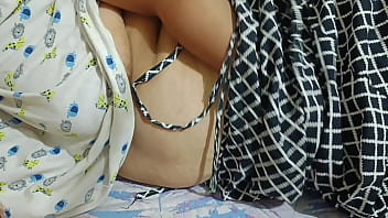 Istri Rumah Tangga India Nikmati Bercinta Dengan Penuh Nafsu