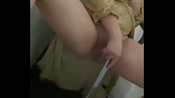 Gadis Elit Los Angeles Mainkan Memek Merah Muda Di Kamar Mandi Usai Layan Klien