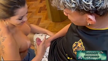 Trepei Com Minha Madrasta Gostosa Para Ela Não Contar Ao Meu Pai Que Me Flagrou Vendo Pornô Na Hora Do Jantar – Grátis