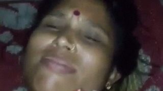 Guwahati’s Voluptuous Boudi Gets Raunchy With Debar In Steamy Bedroom Action