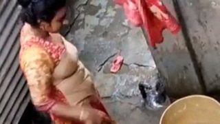 Hidden Camera Captures Bangladeshi Housewife’s Steamy Shower