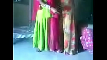 Kesenangan Lesbian Desi Yang Menggoda