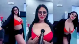 Sandra Toge, Host Mango Yang Cantik Dan Liar Dengan Gairah Menggoda