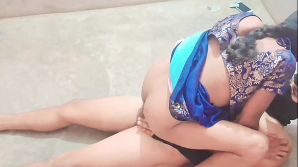 Desi Bhabhi Seksi Dari Desa Digoyang Ganas Sama Dever