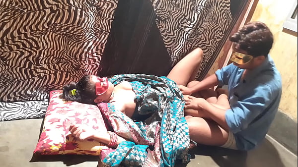 Gadis India Matang Menggoda Dalam Sari, Bercinta Dengan Gaya Desi Yang Liar