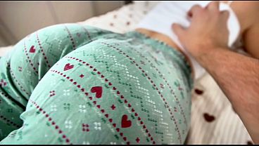 Kakak Tiri Memuaskan Adik Tiri Dengan Pijatan Sensual Yang Menggoda!