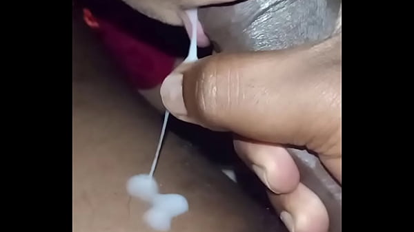 Remaja India Menelan Sperma Hingga Habis