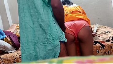 Desi Bhabhi Digebukin Keras Dari Belakang Gaya Anjing