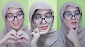 Aichan Host Berjilbab Tapi Seksi Banget Sama Mangganya