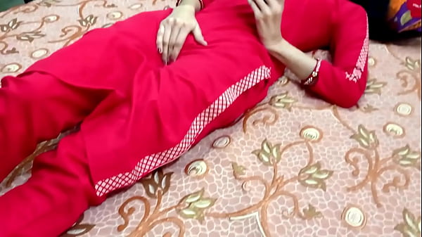 Gadis Langsing Digilir Penyewa – Film Panas Hindi Dengan Adegan Mesum