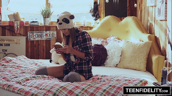 Kejutan Penuh Sperma Ayah Tiri Di Celah Basah Shyla Ryder