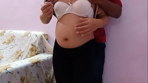 भाभी को फेसबुक से लुभाकर घर ले गया और गर्भवती होने के बावजूद जबरदस्त चोदा