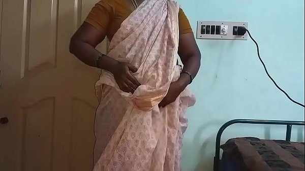Tante Mallu India Yang Hot Mengirim Foto Telanjang Dan Main Jari Untuk Mertua