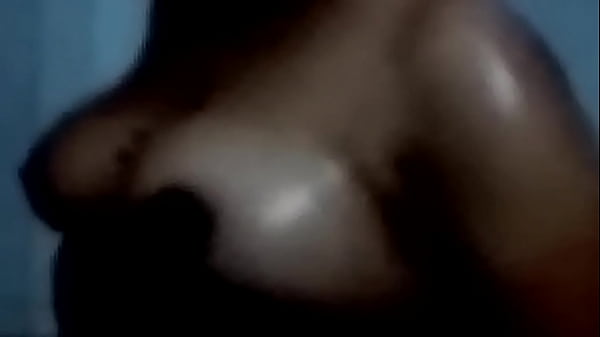 Desi Anu Mandi Dengan Sensual