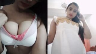 Gadis Asia Menggairahkan