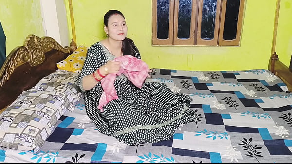 Ibu Tiri Desi Digoyang Ganas Oleh Anak Tirinya Yang Penuh Semangat