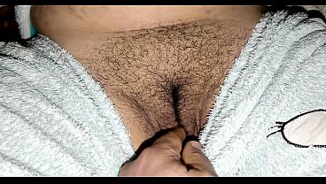 سكس سعودي حار: كفيل شهواني ينيك زوجة السواق في نيكة جامدة على كس مشعر