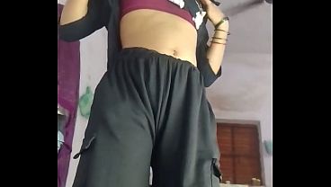 Cowgirl Goyangan Bhabhi: Suami Ganas Hantam Memek Istri Dengan Audio Hindi Yang Menggairahkan