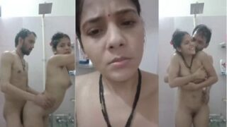 Bokep India Panas Bhabhi Dan Devar Mesra Di Kamar Mandi
