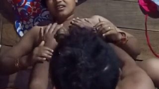 Istri Desa Bergoyang Seksi Digencet Habis-habisan Oleh Suami