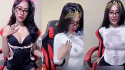 Live Streaming Pamer Belahan Dada Montok