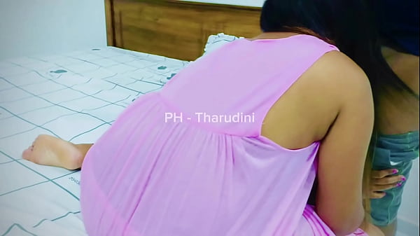 Bini Orang India Selingkuh, Ngewe Sama Temen Deket Pas Suami Pergi
