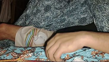Malam Ini, Ibu Tiri Kasih Nikmat Gila, Jari Kotor Masuk Ke Dalam, Air Manis Keluar Deras.