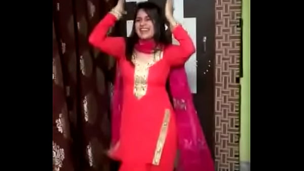 Desi Cewek Lagi Latihan Mujra, Gerakannya Bikin Makin Panas Dan Basah.