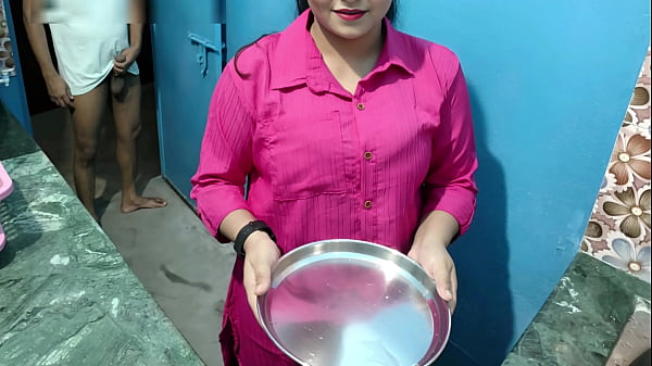 Desi Bhabhi Seksi Di Dapur, Mesra Dengan Devar Dalam Obrolan Seru