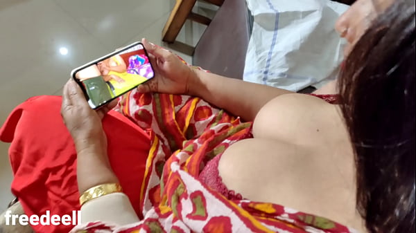 Suster Tiri Lagi Nonton Bokep India, Asik Banget.