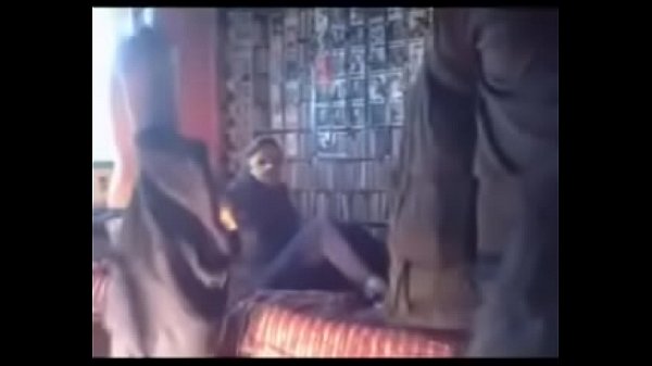 Pasangan Desi Ngewe Bertiga – Aksi Ngehe Bagian 1