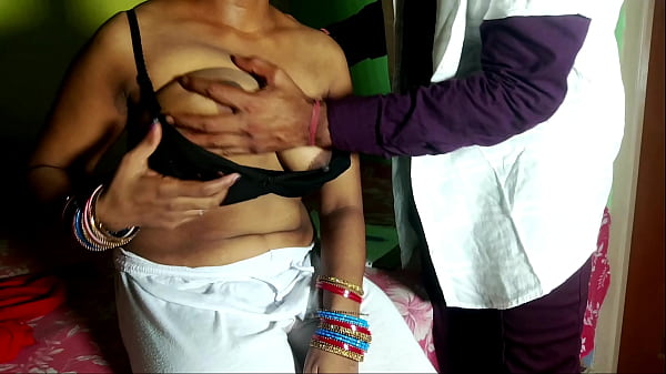 Dokter Menggila, Merobek Celana Pasien Perawan Dalam Suara Hindi Yang Menggairahkan