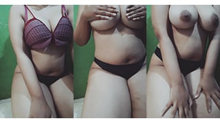 Gwentariaa Versi Abg Montok, Doyannya Pamer Susu Gede Sambil Ngegoda.